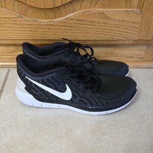 Nike Black and White Free 5.0 Running Shoes